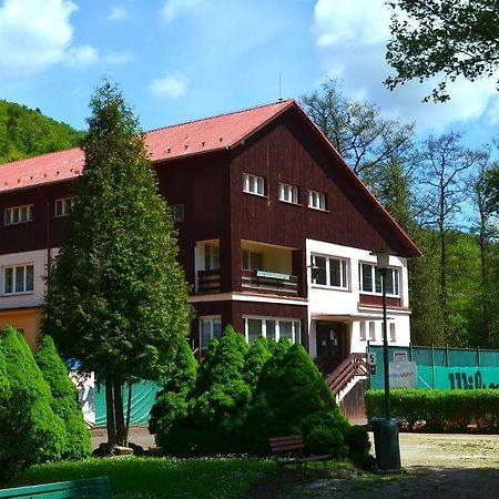 Sport Hotel Gejzirpark Karlsbad Buitenkant foto