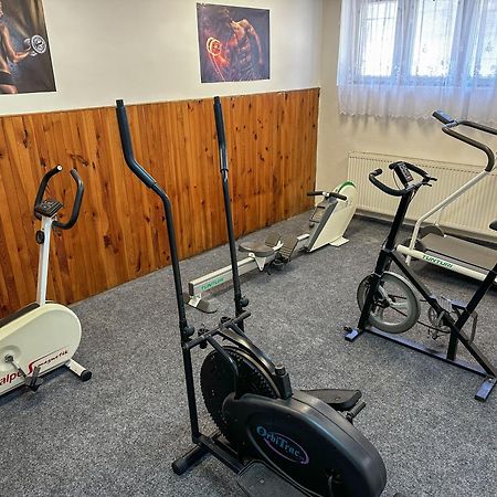 Sport Hotel Gejzirpark Karlsbad Buitenkant foto