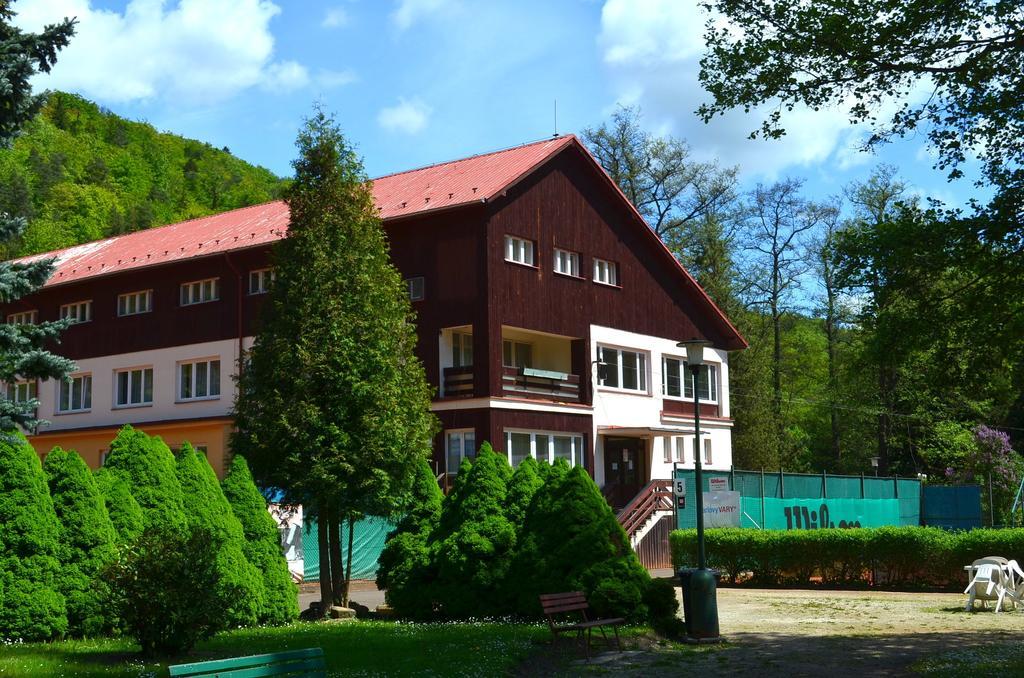 Sport Hotel Gejzirpark Karlsbad Buitenkant foto