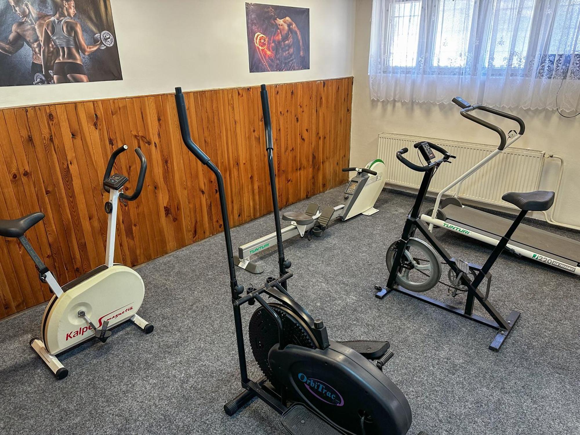 Sport Hotel Gejzirpark Karlsbad Buitenkant foto